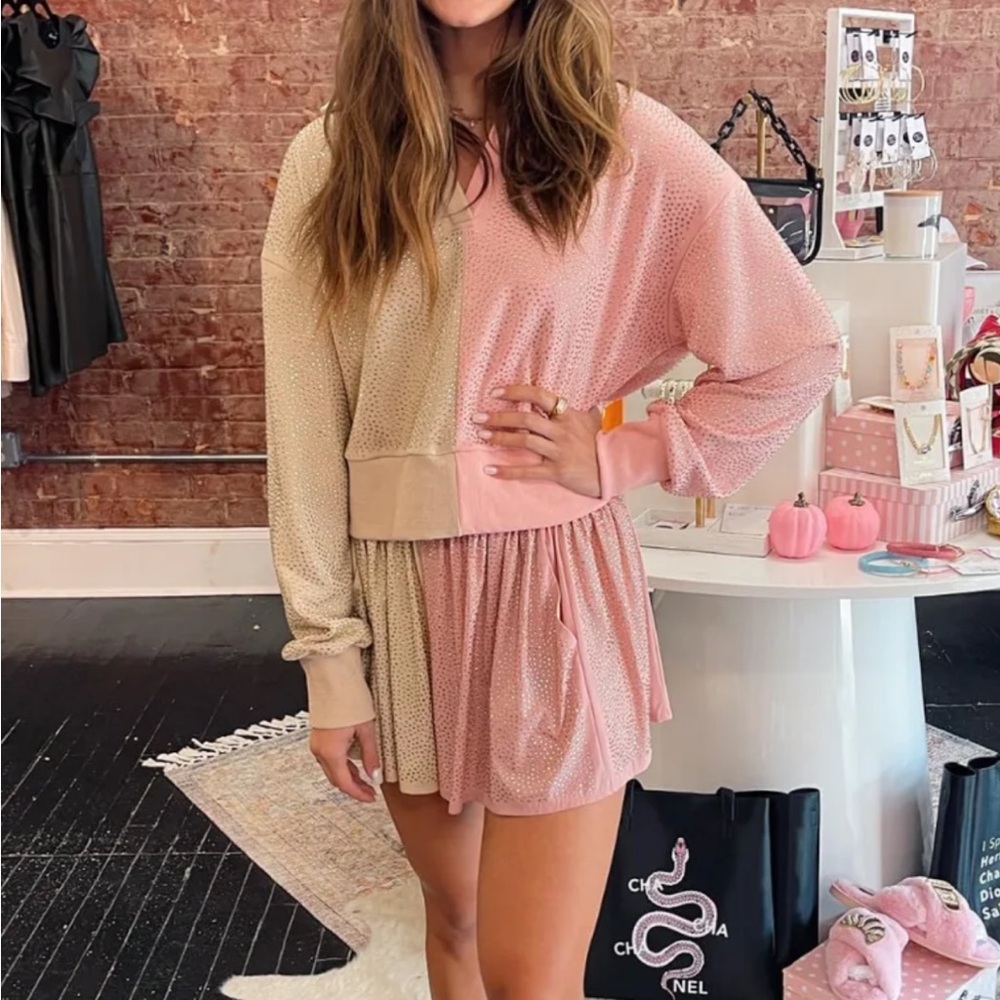 QUEEN OF SPARKLES ROSE/BEIGE RHINESTONE ACTIVE SHORTS